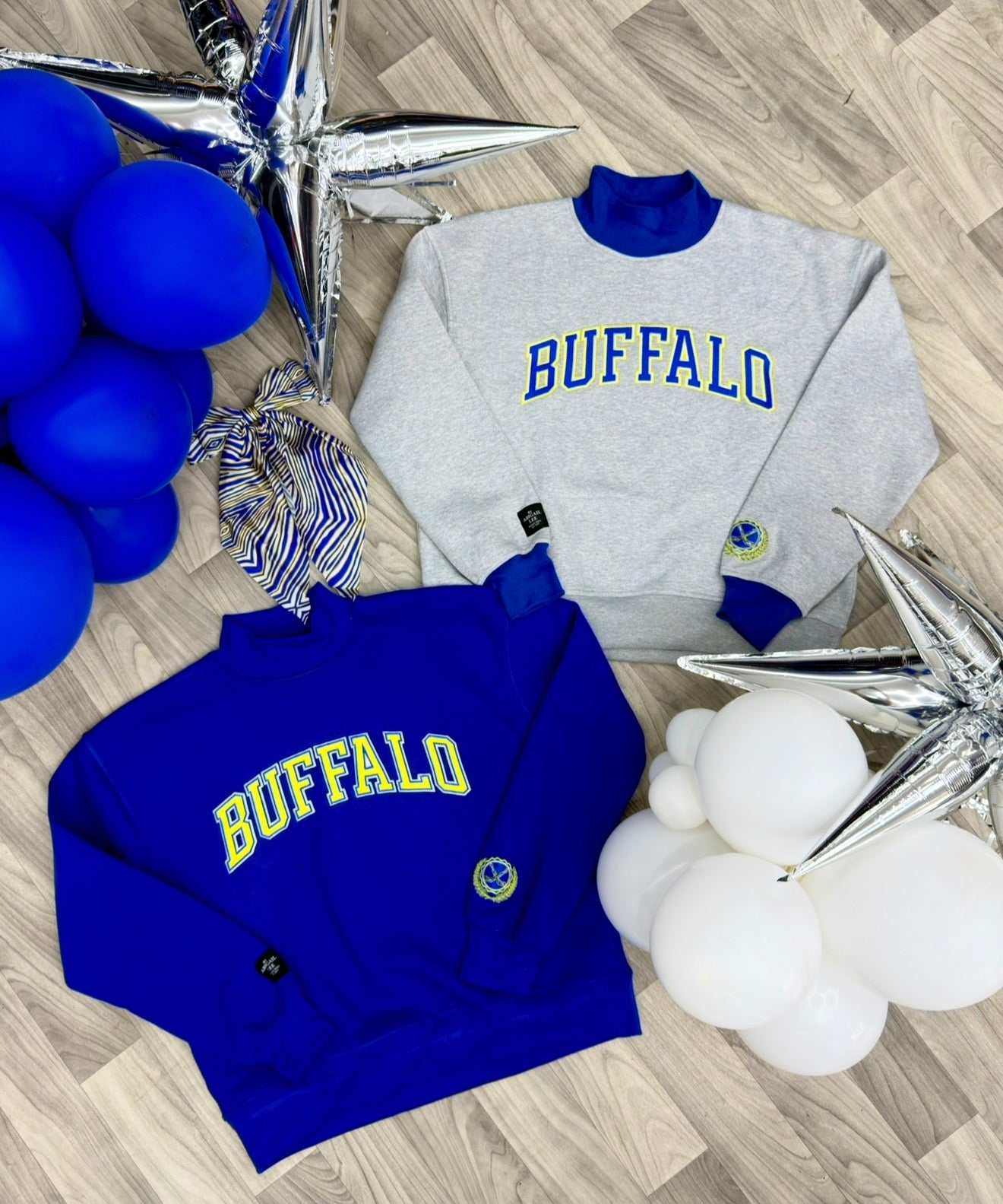 Buffalo Hockey Mock Neck sweatshirt in gray with relaxed fit and lightweight fabric